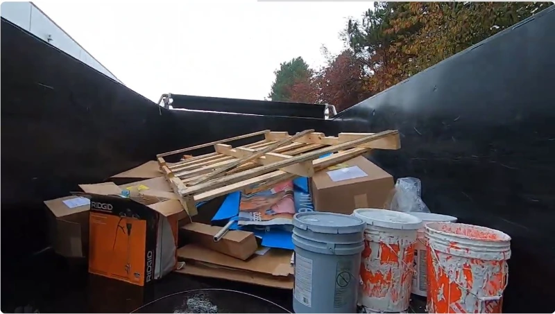 Commercial junk removal crew in action — Peoria, IL