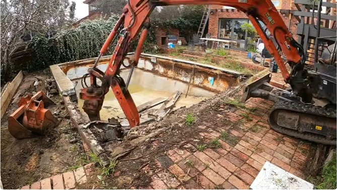 Pool removal equipment and crew in Peoria, IL — RiverCity